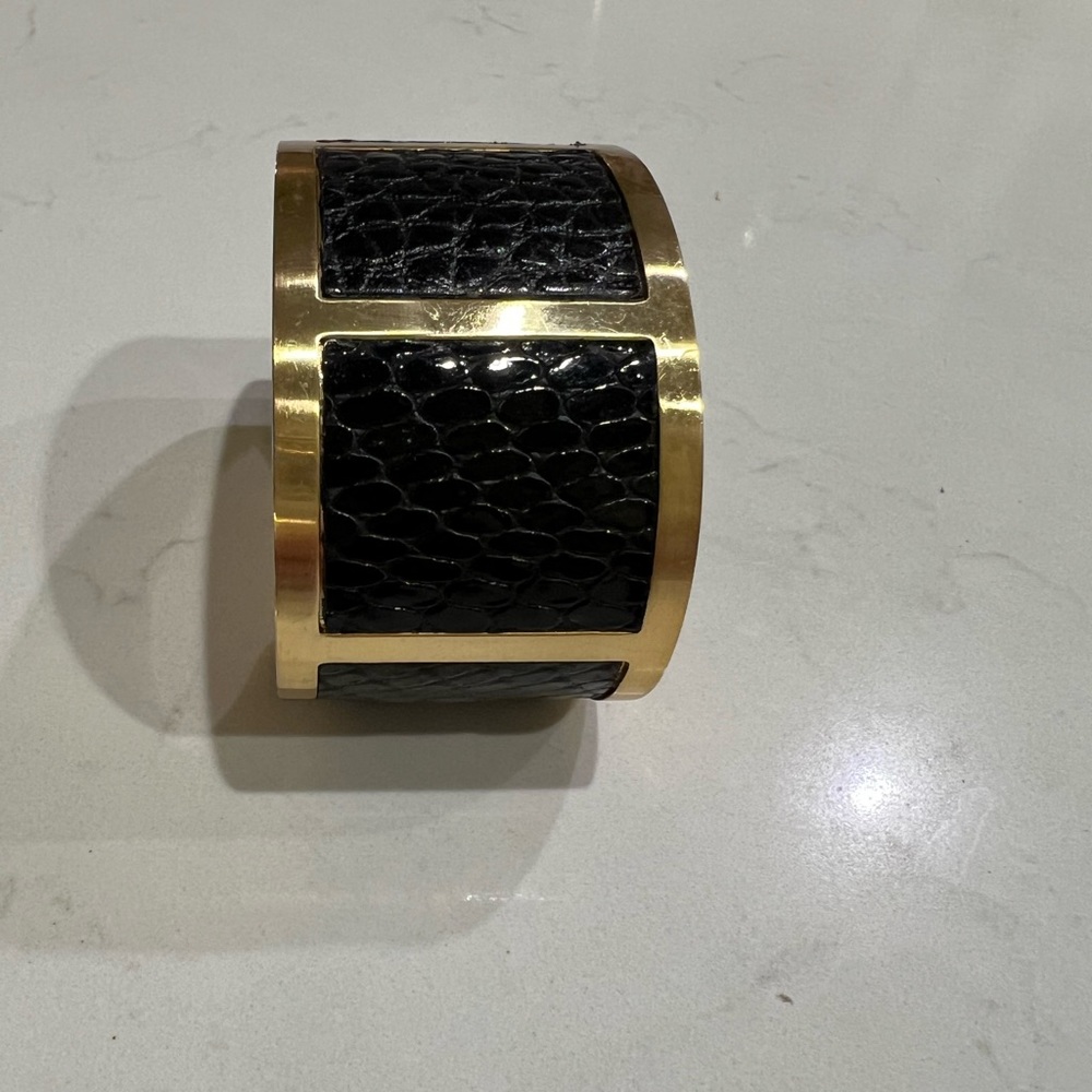 Cuff bracelet - Picture 6 of 6